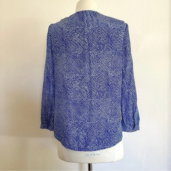Joie Silk Top Blue and White Geometric Print Popover Shirt Blouse Size XS - Picture 5 of 7